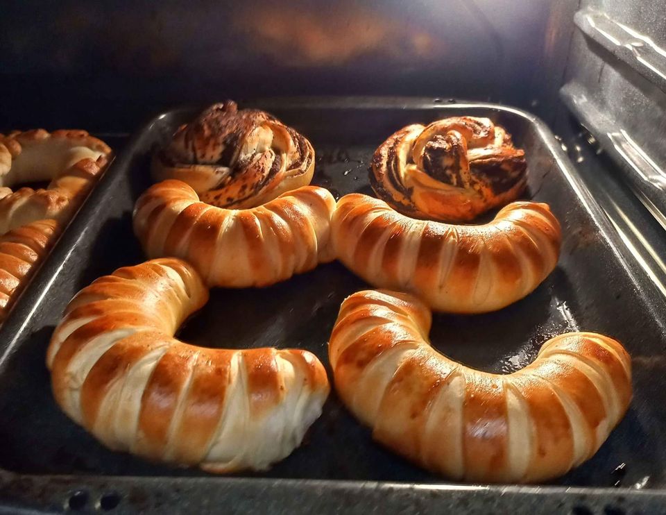 Sweet buns for dessert